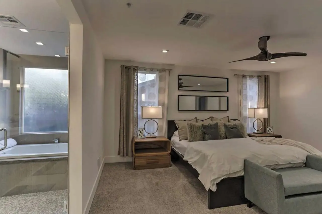 Quiet Luxury Estate W/ Heated Pool: Scottsdale Villa