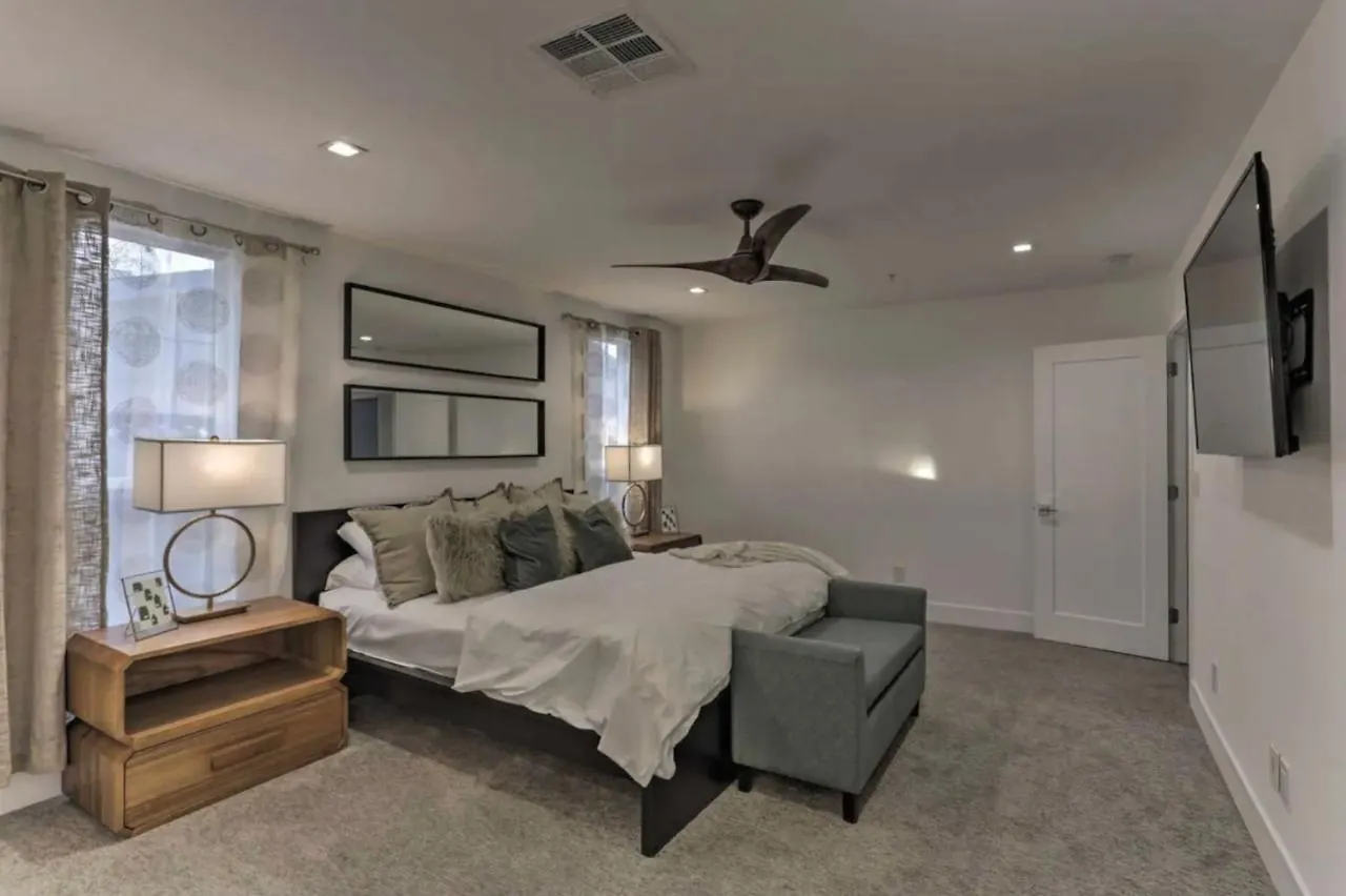 Quiet Luxury Estate W/ Heated Pool: Scottsdale Villa United States